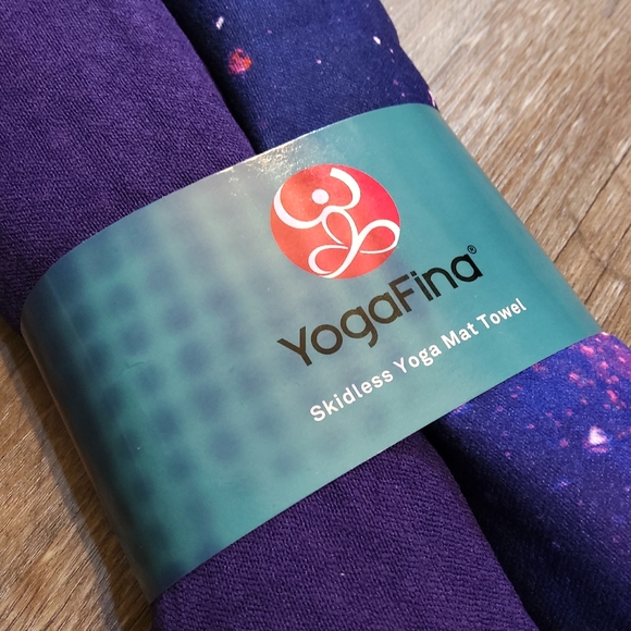 YOGAFINA 2-pack Skidless Yoga Mat Towels NWT - Picture 4 of 7